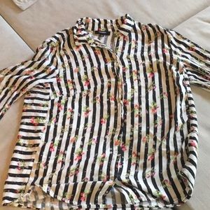 Premise Studios Large - Button Down Long Sleeve.